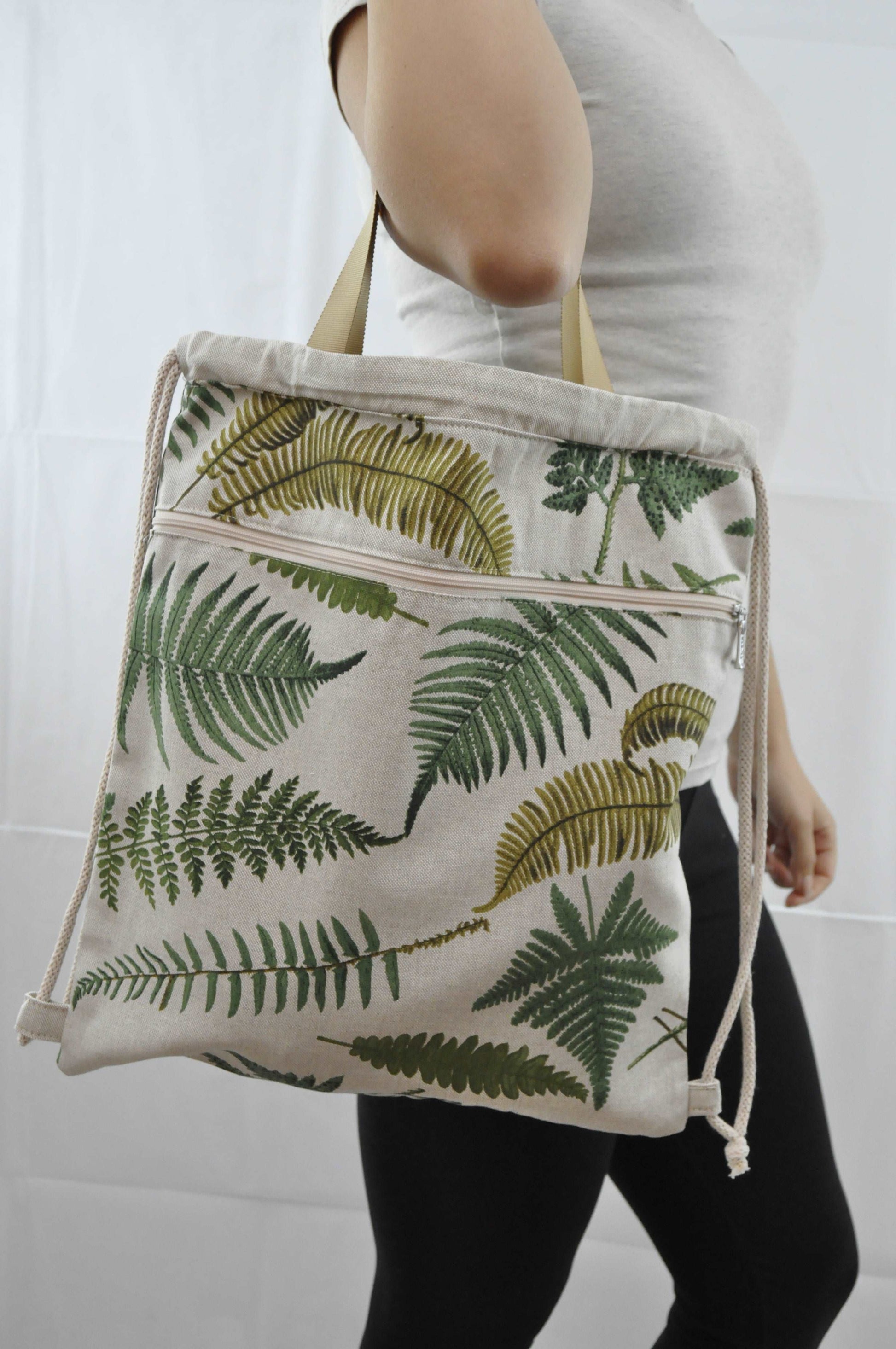 nahrbtnik  ruzak  backpack  zeleno  women  trip  trgovina  trees  tree  tote  torba  Textile  tekstil  store  shopping bag  shopping  shop  Protection  Print  praprot  poppy  playful  nature  narava  nakup  Modern  mak  kupovanje  kuhinjski pripomočki  kuhinja  Kitchen  housewife  gozd  gospodinja  Gift  fun  flower  fern  family  družina  drevo  drevesa  Dinner  darilo  Cotton  colorful  Celebration  cekr  cekar  bombaž  bday