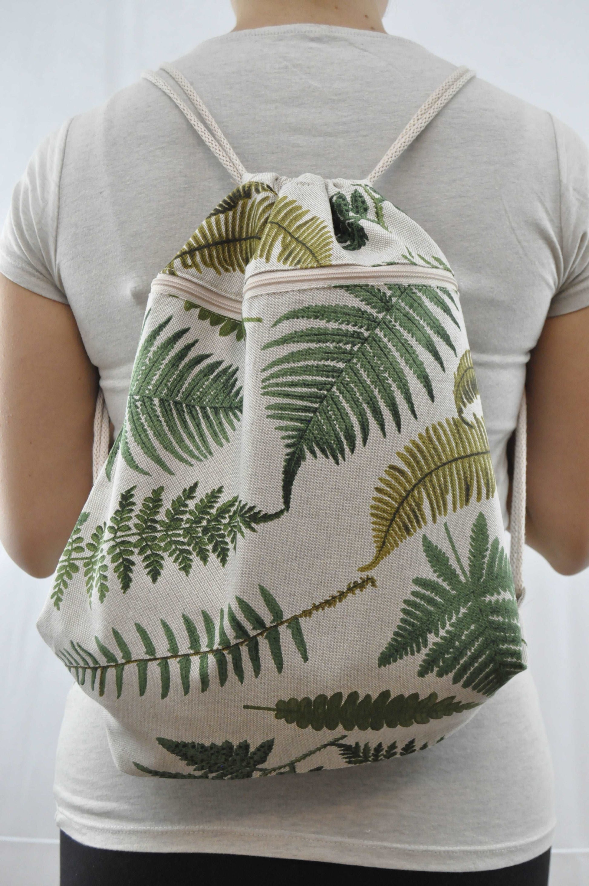 nahrbtnik  ruzak  backpack  zeleno  women  trip  trgovina  trees  tree  tote  torba  Textile  tekstil  store  shopping bag  shopping  shop  Protection  Print  praprot  poppy  playful  nature  narava  nakup  Modern  mak  kupovanje  kuhinjski pripomočki  kuhinja  Kitchen  housewife  gozd  gospodinja  Gift  fun  flower  fern  family  družina  drevo  drevesa  Dinner  darilo  Cotton  colorful  Celebration  cekr  cekar  bombaž  bday