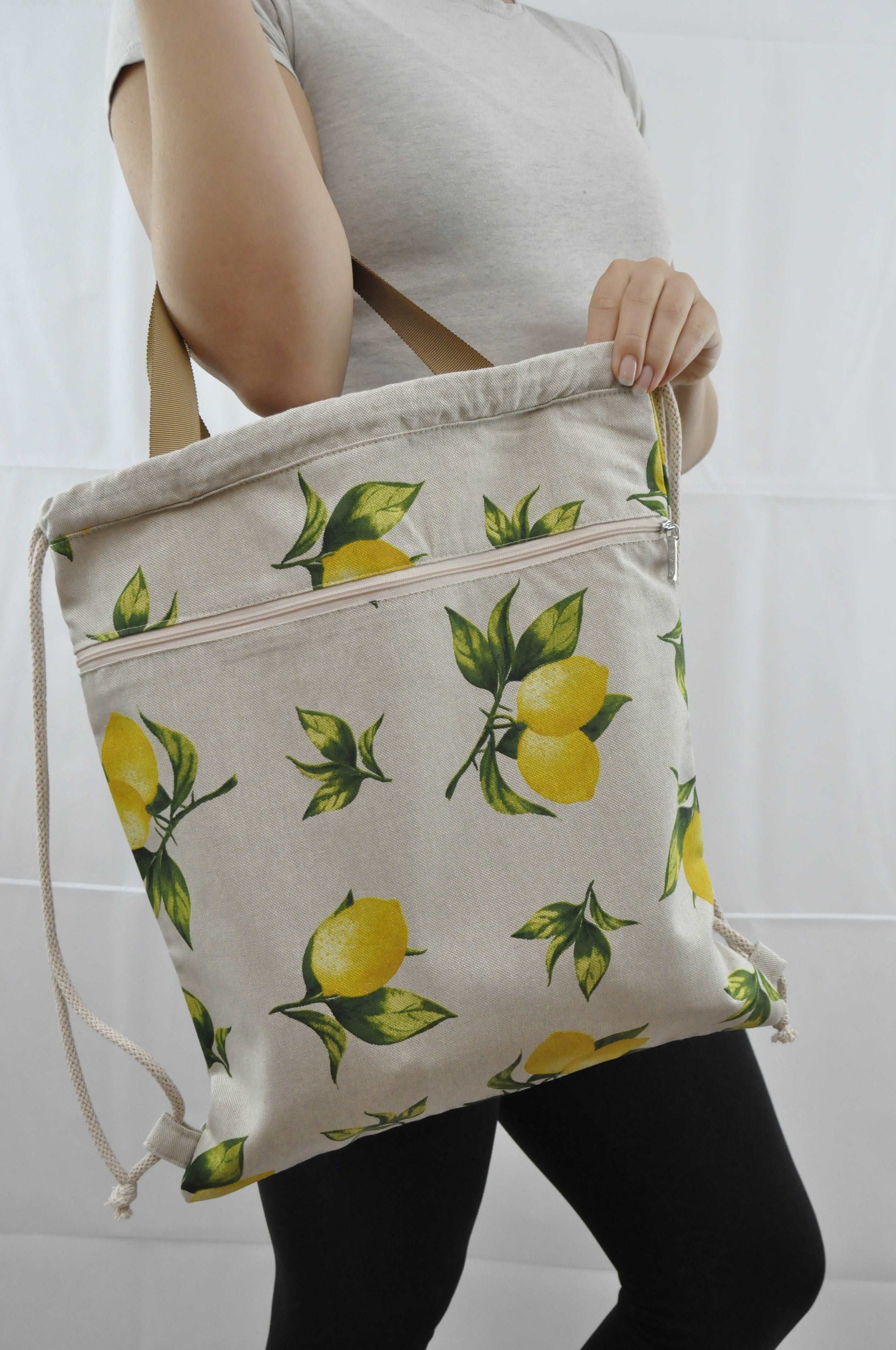 Juicy Lemons Print Backpack - Fresh and Vibrant