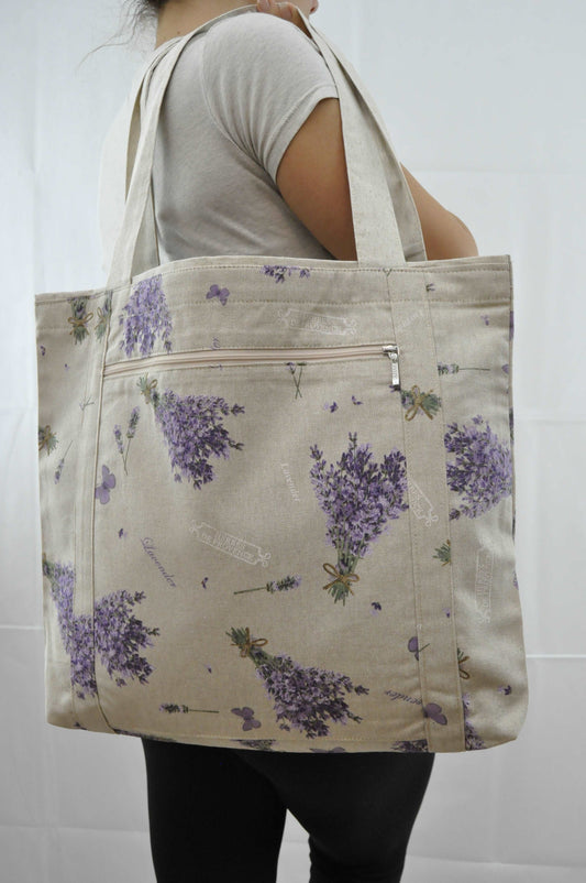 šopek  women  trip  trgovina  tote  torba  tiny flowers  Textile  tekstil  store  sivka  shopping bag  shopping  shop  roža  Protection  Print  playful  nakup  Modern  Lavender  lavende  kupovanje  kuhinjski pripomočki  kuhinja  Kitchen  housewife  gospodinja  Gift  fun  flower  family  družina  Dinner  darilo  Cotton  colorful  Celebration  cekr  cekar  Bouquet  bombaž  bday